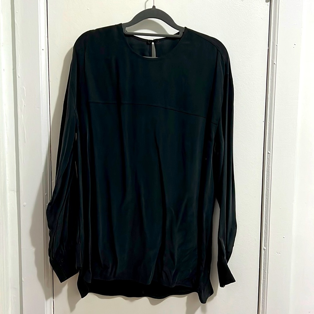 Everlane The Silk Long-Sleeve Blouse Shirt in Black